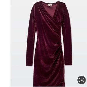 Aritzia Wilfred Burgundy velvet Klum dress